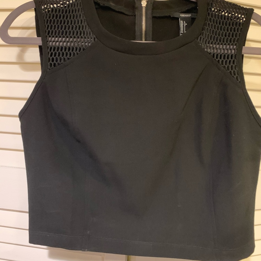 Crop top
